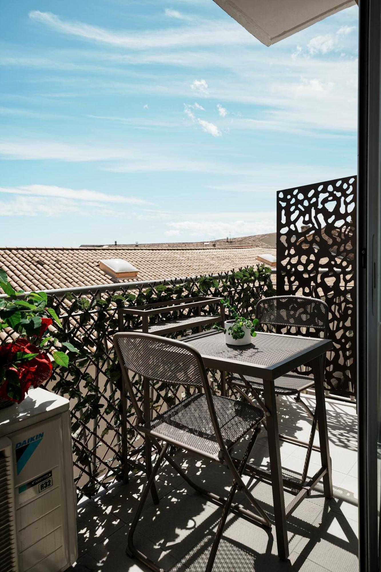 T3 Cosy Et Lumineux Avec Garage A 2 Pas Du Centre ! Apartman Nîmes Kültér fotó